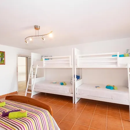 Casa Castelo - Refugio Com Piscina Aquecivel E Bbq Na Gale, Villa