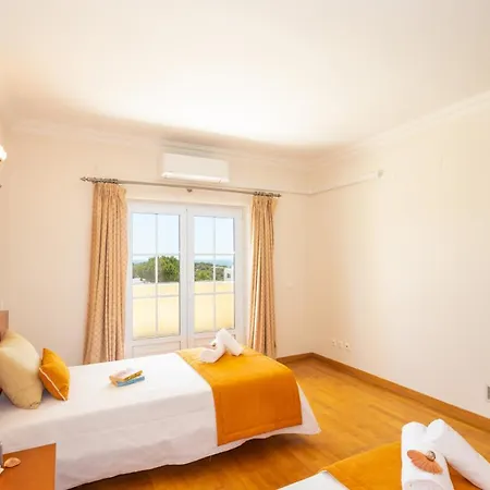 Casa Castelo - Refugio Com Piscina Aquecivel E Bbq Na Gale, Villa Albufeira