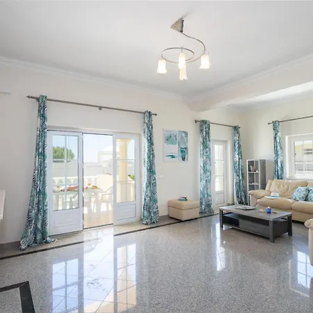 Villa Casa Castelo - Refugio Com Piscina Aquecivel E Bbq Na Gale, Albufeira