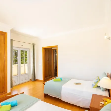Casa Castelo - Refugio Com Piscina Aquecivel E Bbq Na Gale, Albufeira