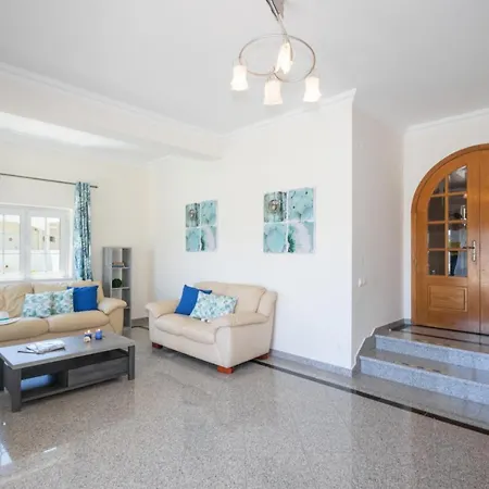 Casa Castelo - Refugio Com Piscina Aquecivel E Bbq Na Gale, Вилла Албуфейра